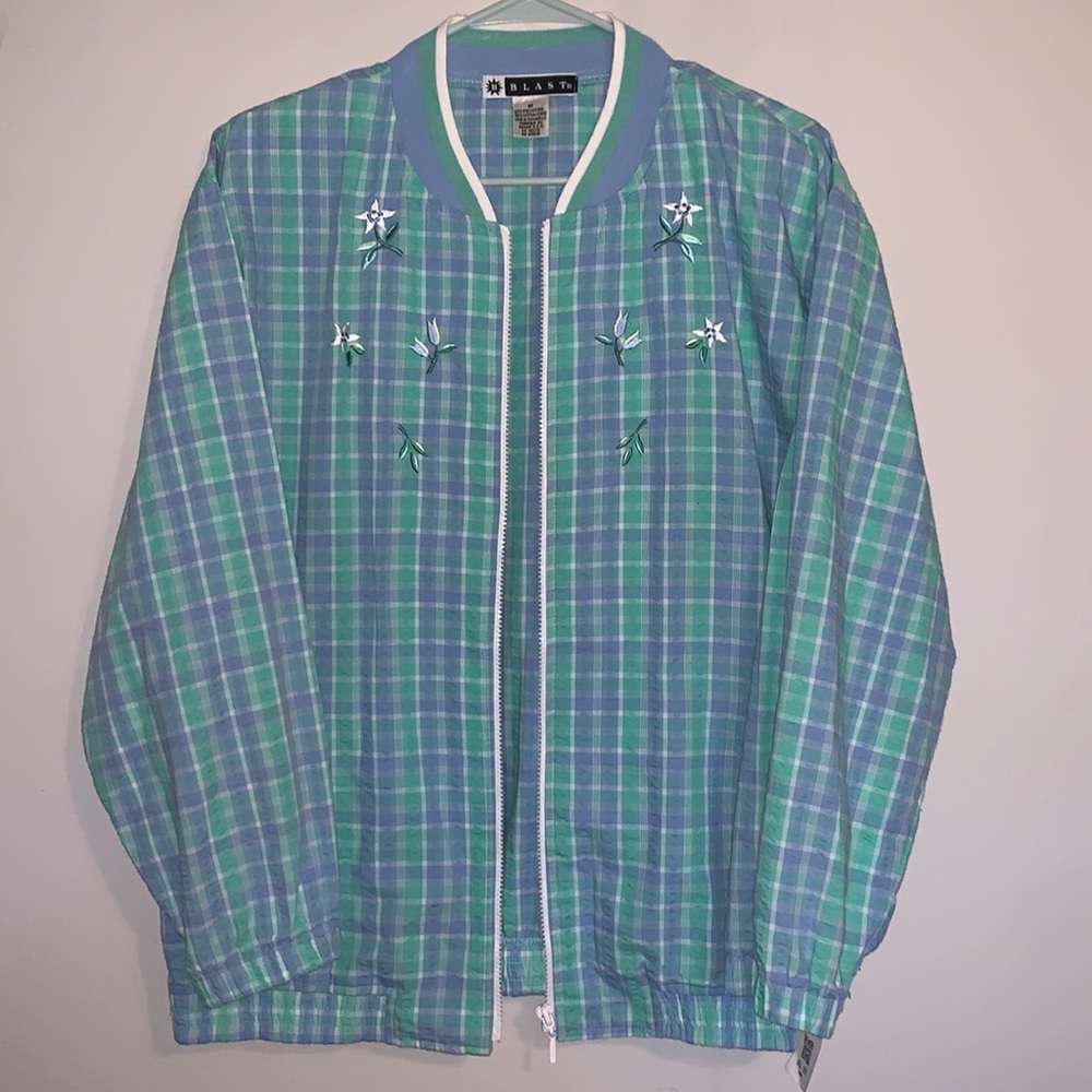 NWOT embroidered jacket 💙